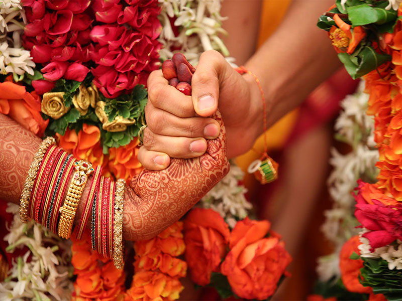 ازدواج به سبک هندی | رسم و رسوم عروسی در هند| صندلی تالار|صندلی شیواری | تجهیزات تالاری