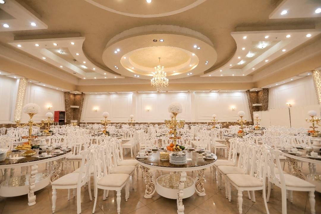تالار پذیرایی عروسی | خرید شمعدانی تالاری ، میز و صندلی تالاری در تجهیزات تالار سمیعی